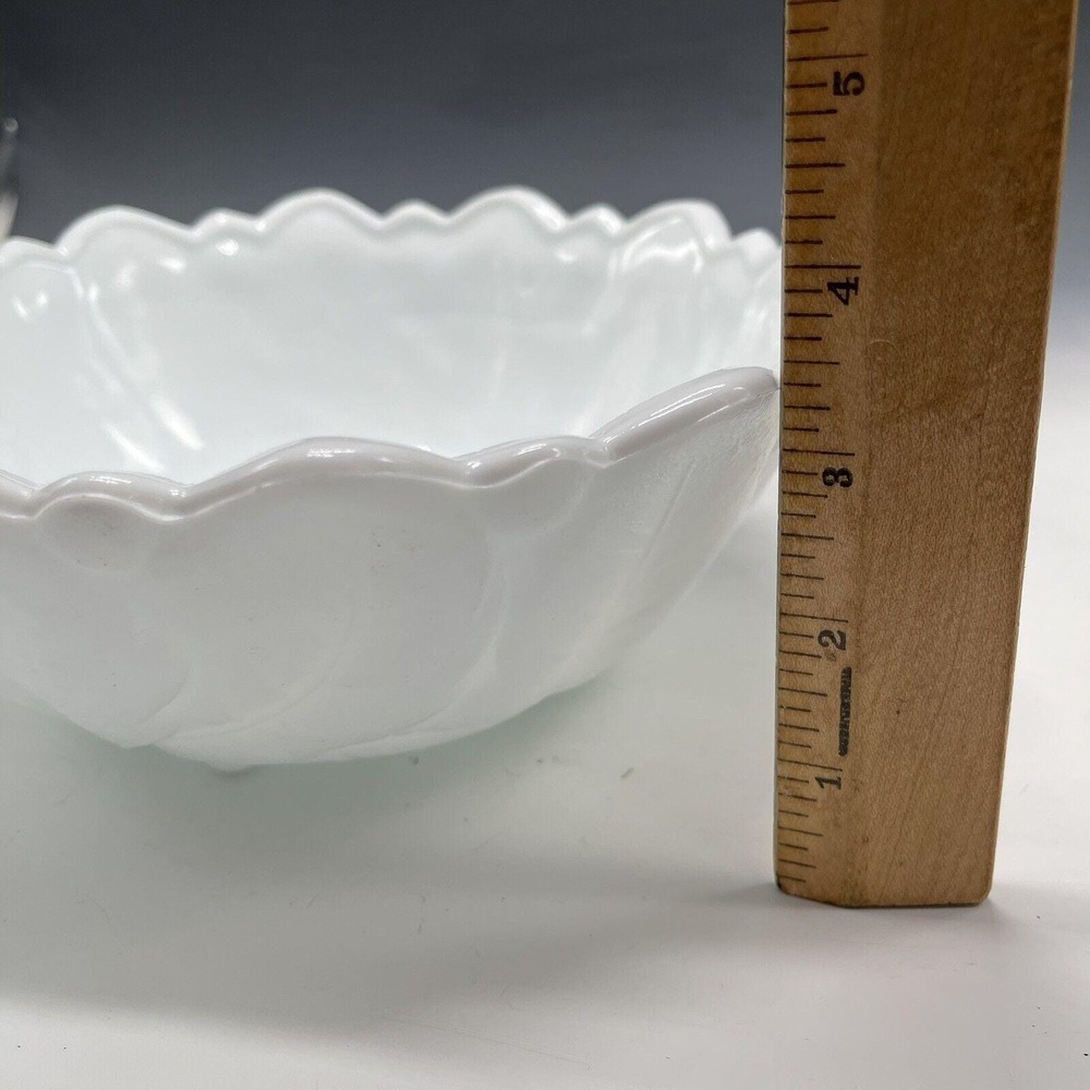 Vintage‎ Indiana Milk Glass Wild Rose Cabbage Leaf Serving 9" Bowl - Picture 7 of 7